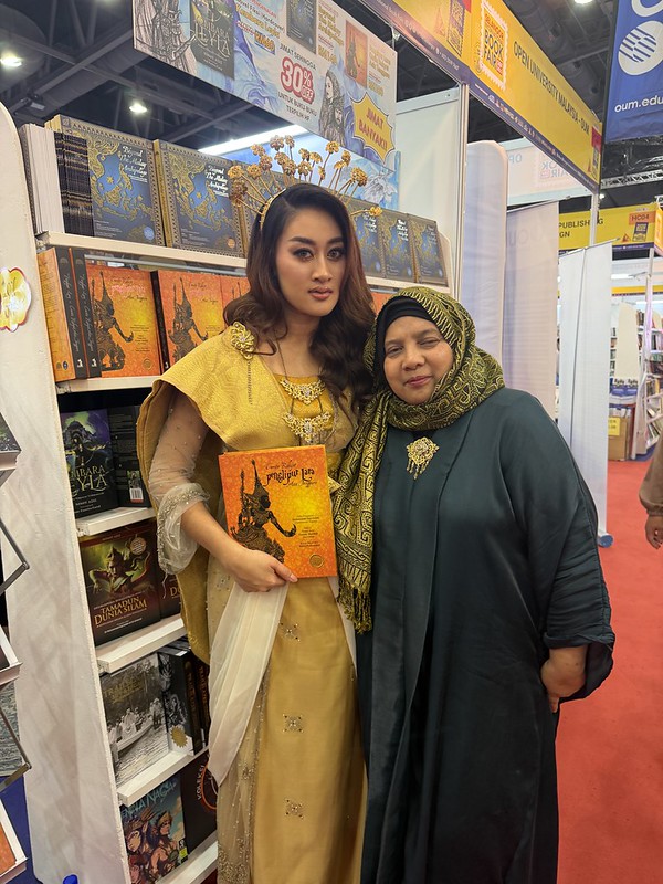 GEMA HIKAYAT NINOT AZIZ