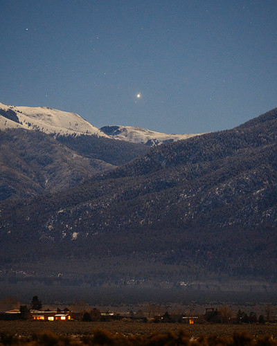 Jupiter Rising with the Light of the Full Moon