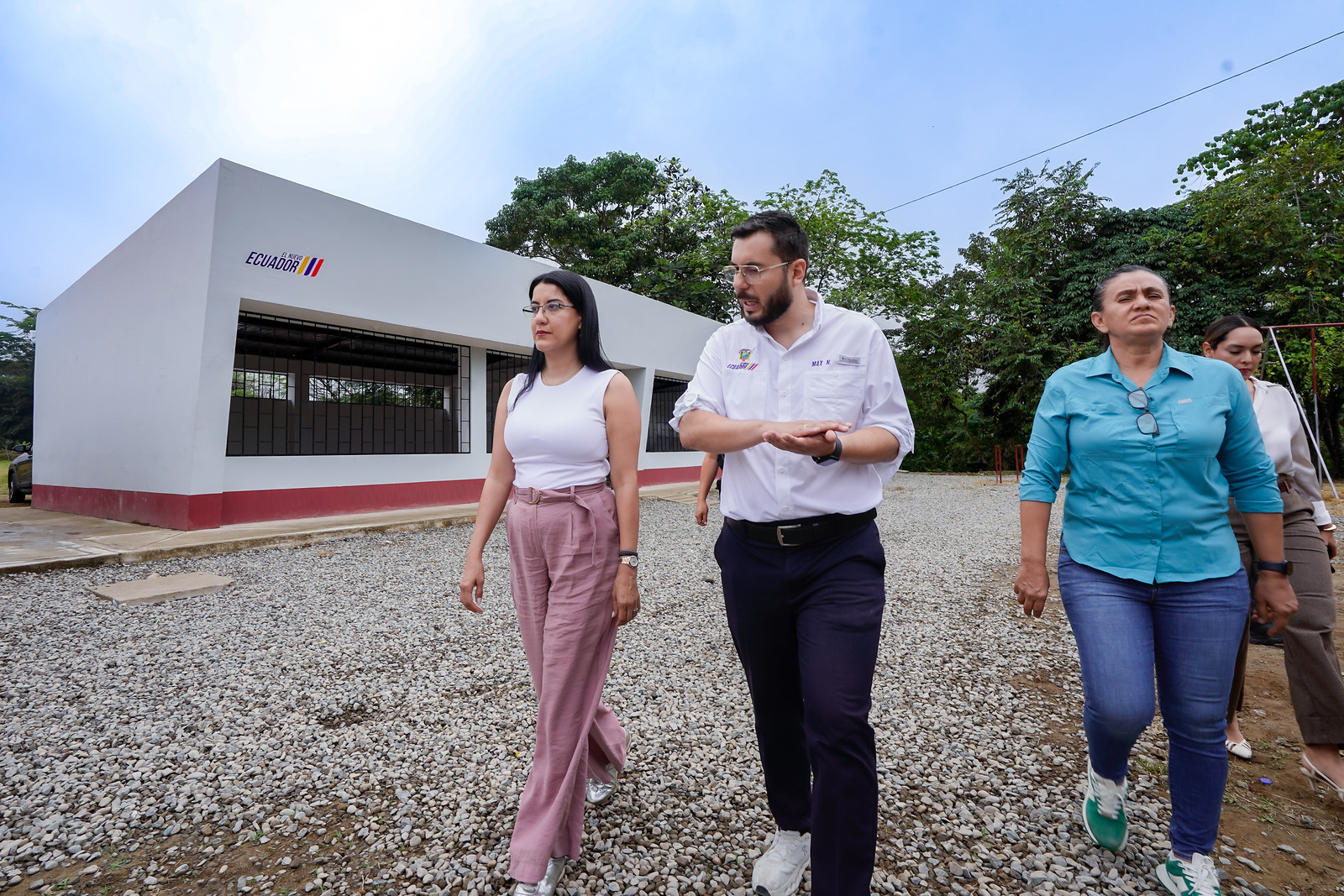 Venus Roldos Entrega de Obra de la Unidad Educativa Jaime Roldós Aguilera-Santo ...
