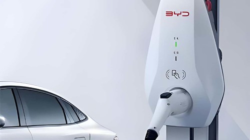 BYD lança serviço que permite compartilhar carregadores residenciais entre vizinhos