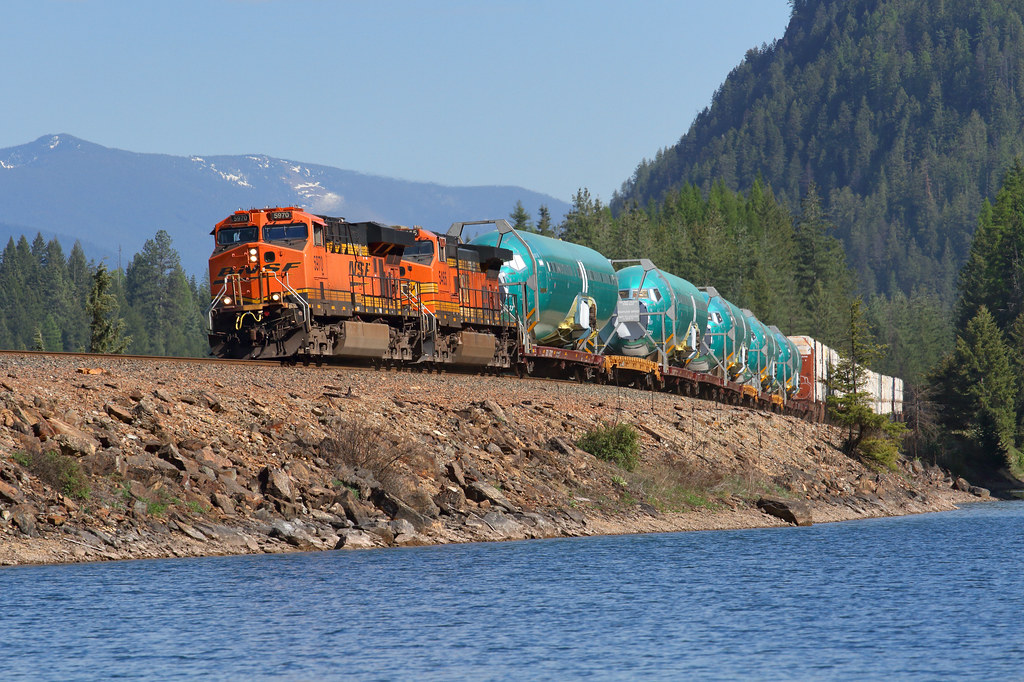 Q-train arcing westward | A BNSF Q-train rolls westbound ove… | Flickr