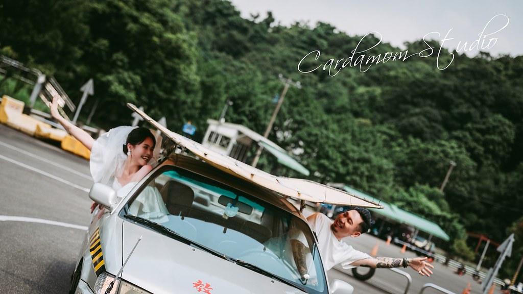 車旁合影