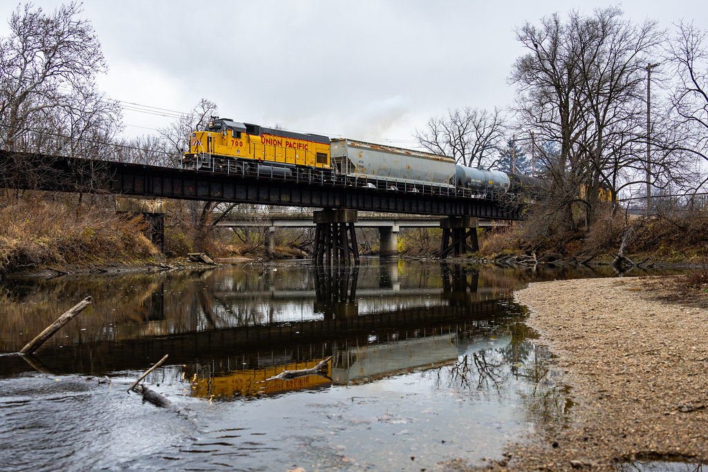 Cherry Valley | UP YBE51 crosses the Kishwaukee River in Che… | Flickr