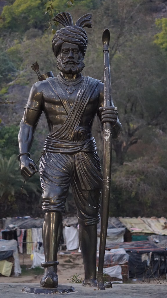 6.45 PM - Rana Punja Bhil statue at a park in Mount Abu - … | Flickr