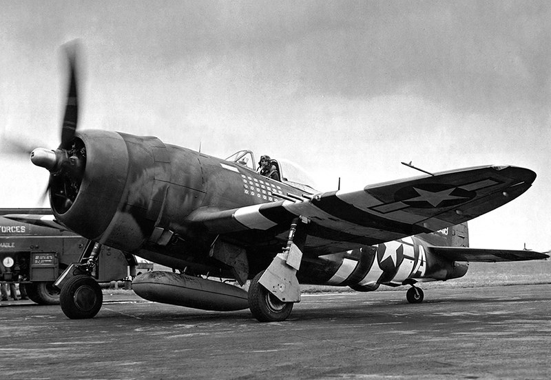 56th FG treble build - number 2 - P-47D-25 flown by Gabby Gabreski ...