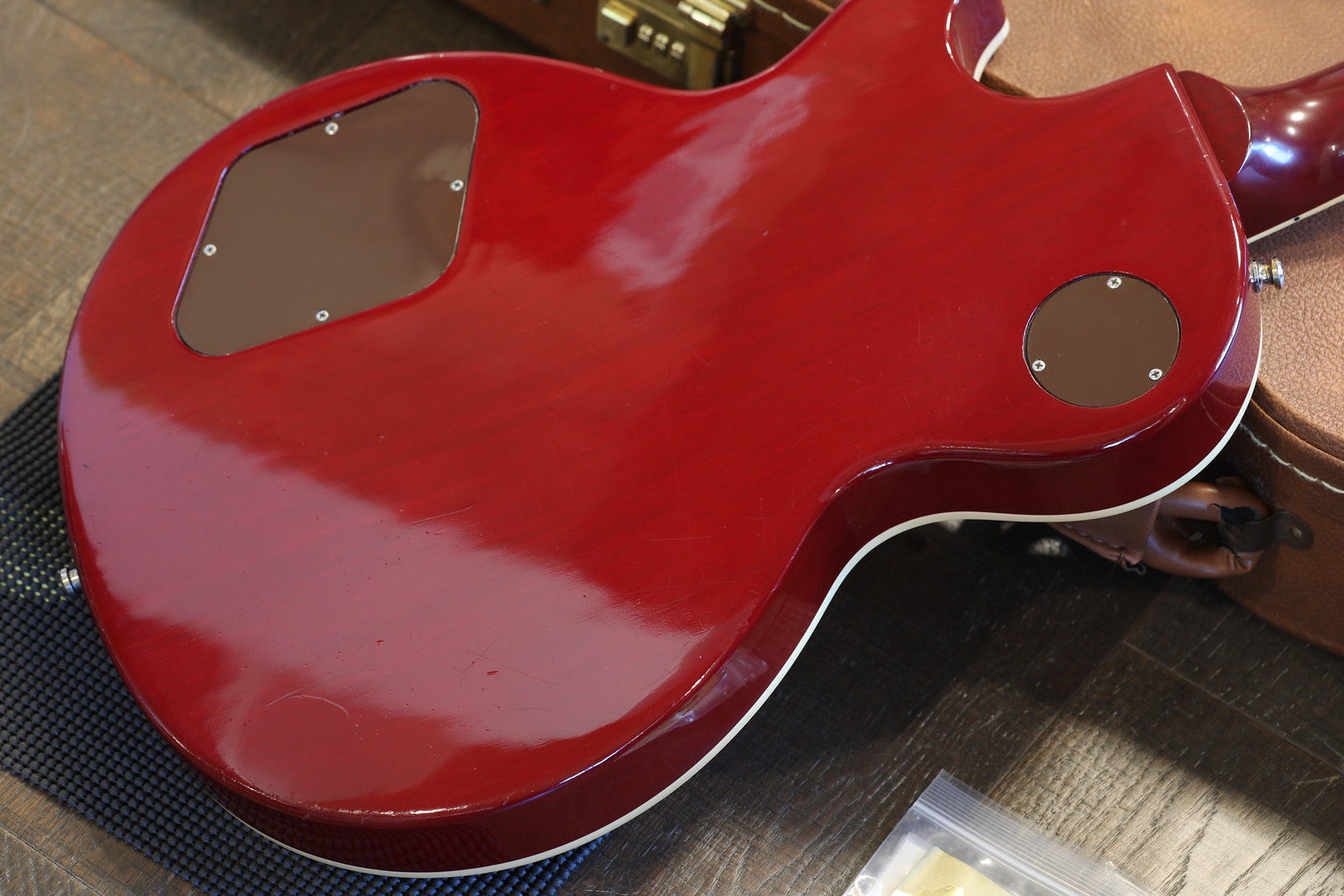 1992 Gibson Les Paul Standard Electric Guitar Heritage Cherry
