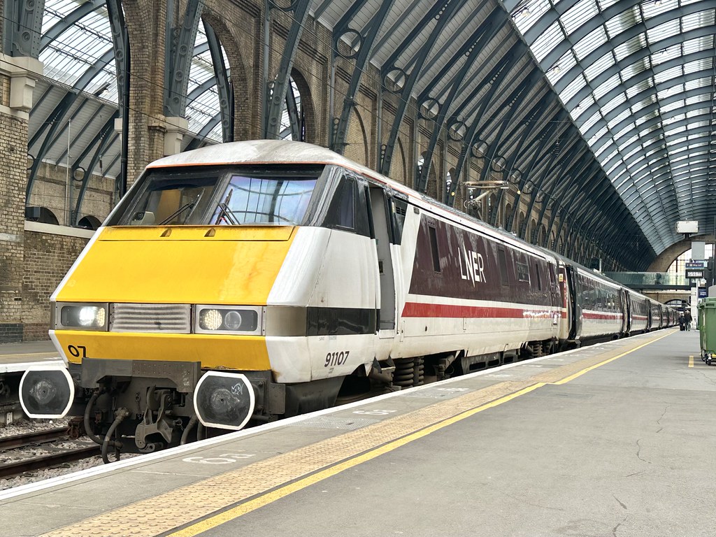 91107 | 91107 at London Kings Cross | 66024 | Flickr