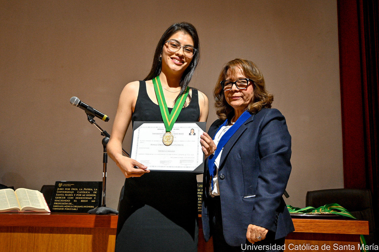 Primera Ceremonia de Colación de titulados y Postgrado de Medicina ...