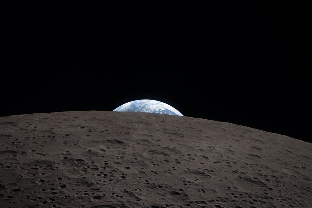 A Breathtaking Earthset from Orion | art002e021278 (April 6,… | Flickr