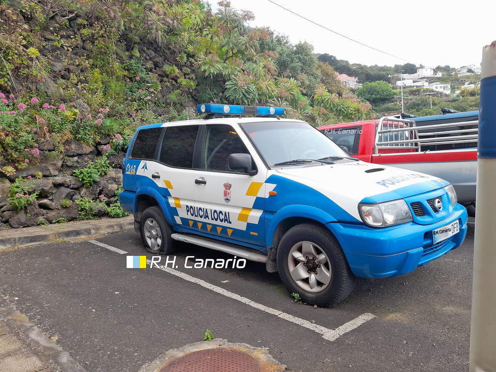 NISSAN Terrano II (2002) policia canarias villa mazo police canary
