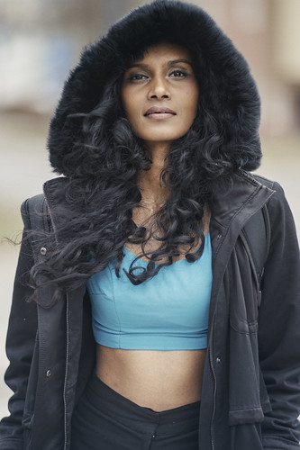 Chrishni / Hooded