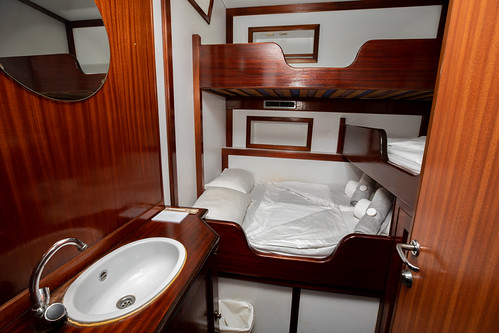 Sea Pearl Triple Cabin