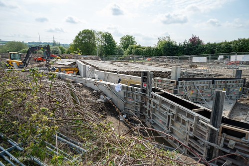 RESTORATION of CHESTERFIELD CANAL, STAVELEY RP1_8429 | by Roger Perriss