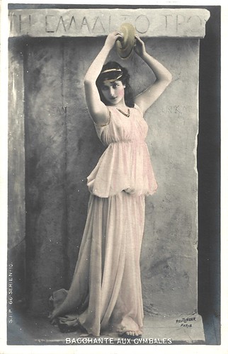 Bacchante aux cymbales