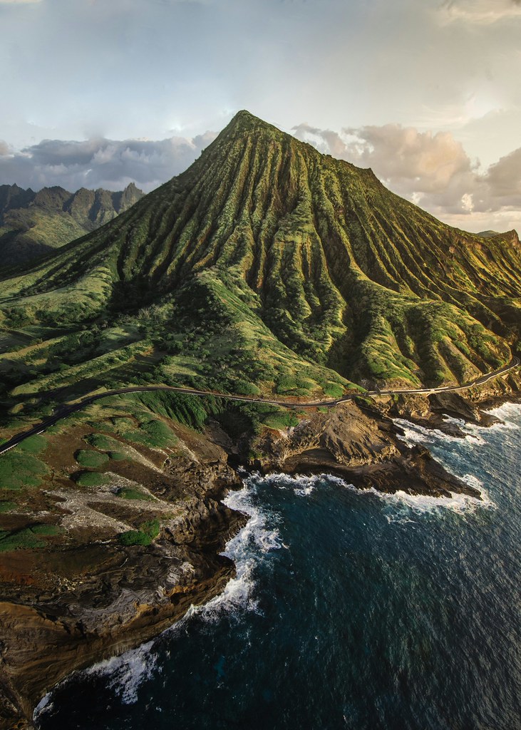 The beautiful landscapes, lighthouses, and waterfalls of Hawaii from a ...
