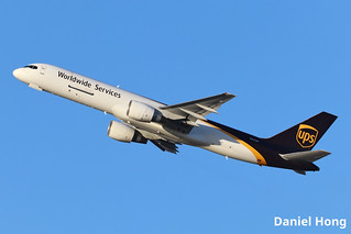 Flickr photo: UPS N425UP Boeing 757-200F taking off from SJC