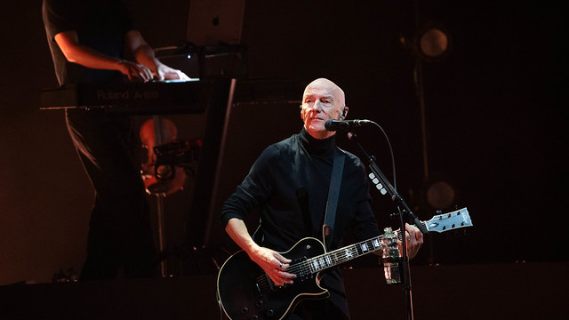 Midge Ure in Concert
