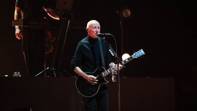 Midge Ure in Concert