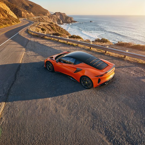 Novo Lotus Emira 420 Sport