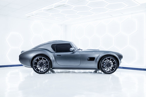 AC Cars revela o novo AC Cobra GT Coupe de produção