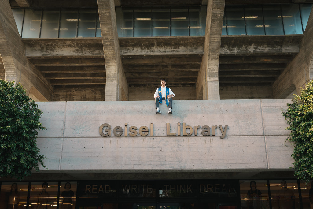 20260609_sean_grad_017_A6703931