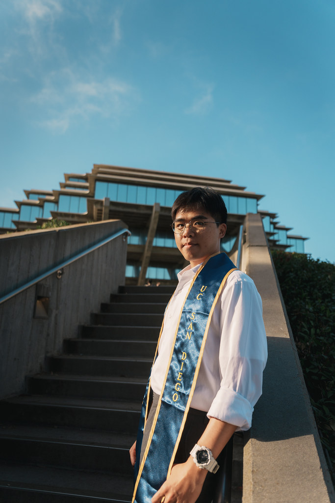 20260609_sean_grad_011_A6703791