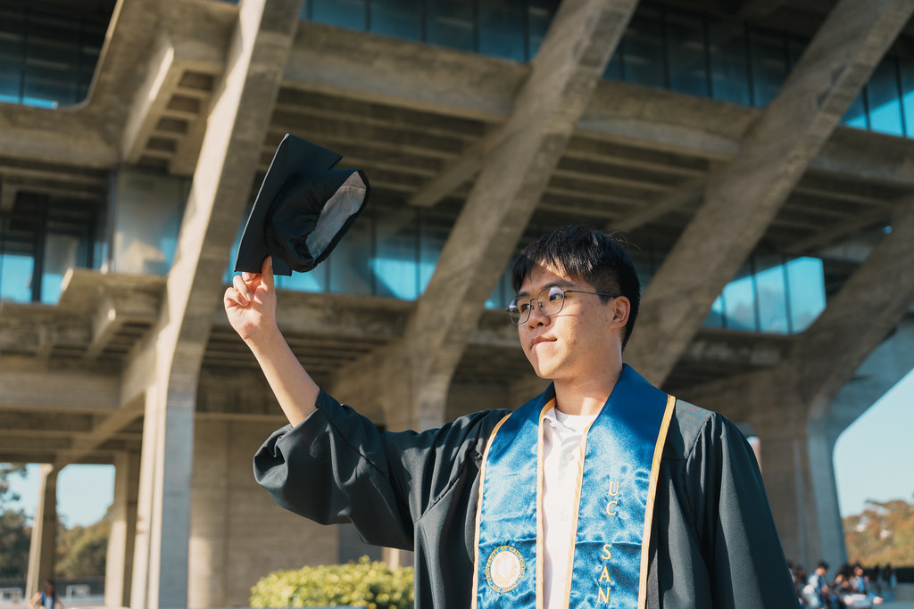 20260609_sean_grad_007_A6703721