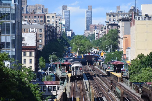 Uptown view at 125th St | by waltandcharity