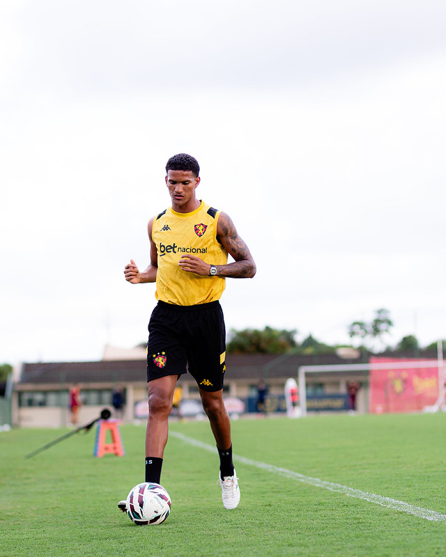 Jogadores do Sport Club do Recife participam de treinamento no CT do Sport, em Recife (PE), nesta segunda-feira, 15 de junho de 2026, como parte da preparação da equipe para a partida contra o Atlético-GO, válida pela 14ª rodada do Campeonato Brasileiro da Série B. Foto: Paulo Paiva / Sport Club do Recife. Treino CT Sport | 15/06/2026