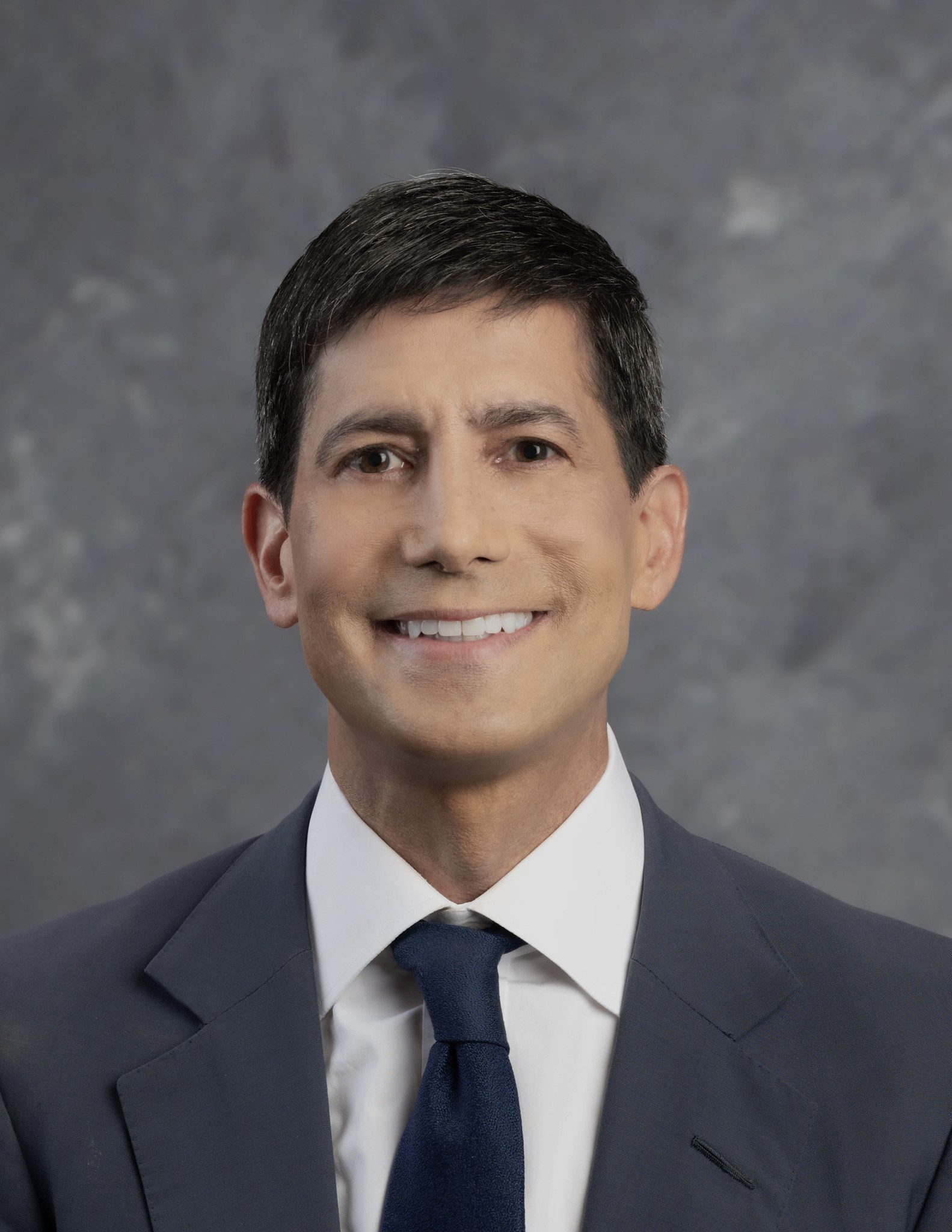 Software Price Surge Forces Fed to Shelve Warsh's AI Disinflationary Case
