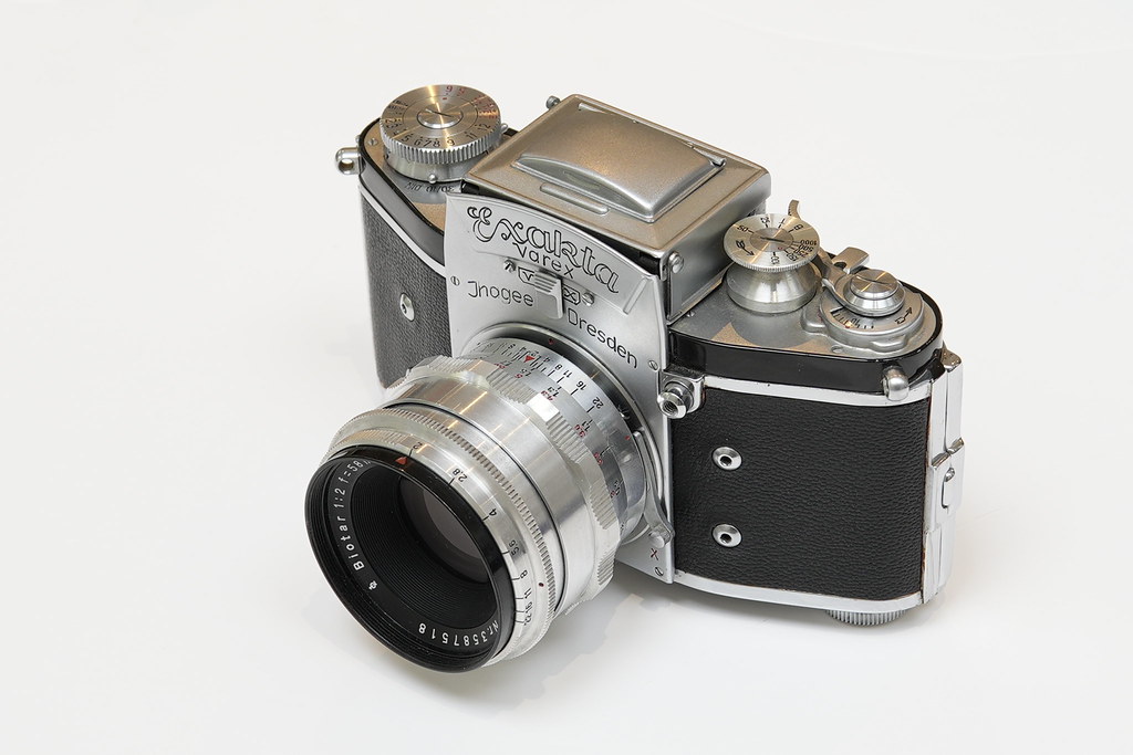 Classic combination | An Exakta Varex VX with a waist level … | Flickr