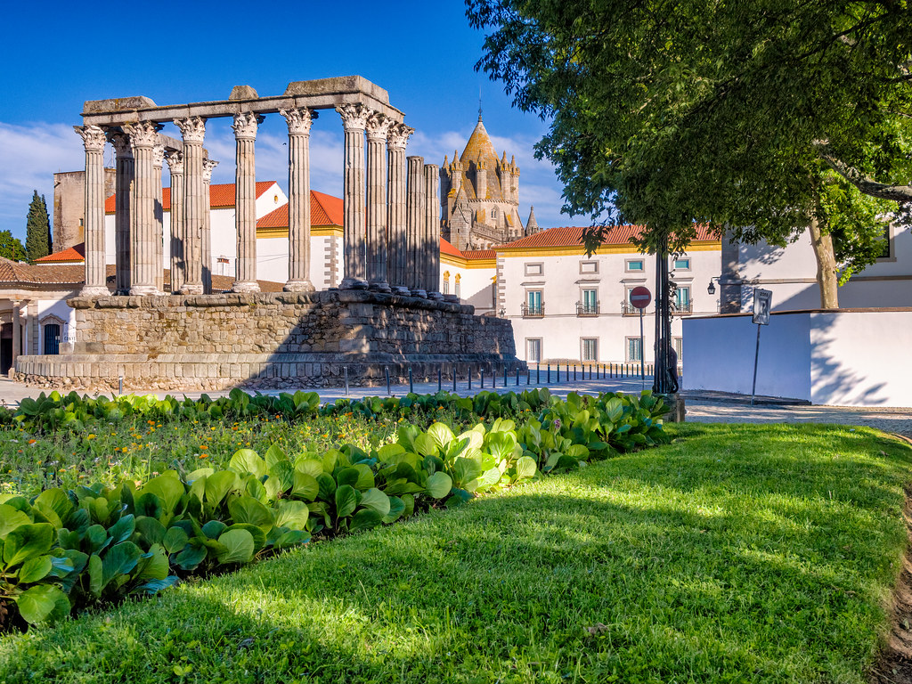 Évora