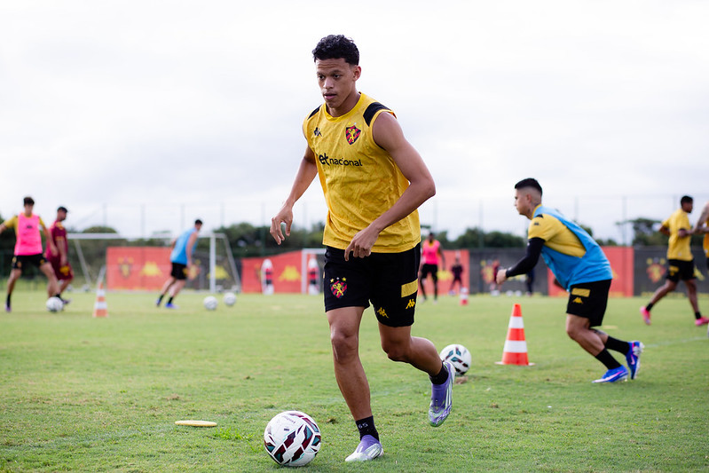 Jogadores do Sport Club do Recife participam de treinamento no CT do Sport, em Recife (PE), nesta quarta-feira, 08 de Julho de 2026, como parte da preparação da equipe para a partida contra o Botafogo-SP, válida pela 17ª rodada do Campeonato Brasileiro da Série B. Foto: Paulo Paiva / Sport Club do Recife. Treino CT Sport | 08/07/2026