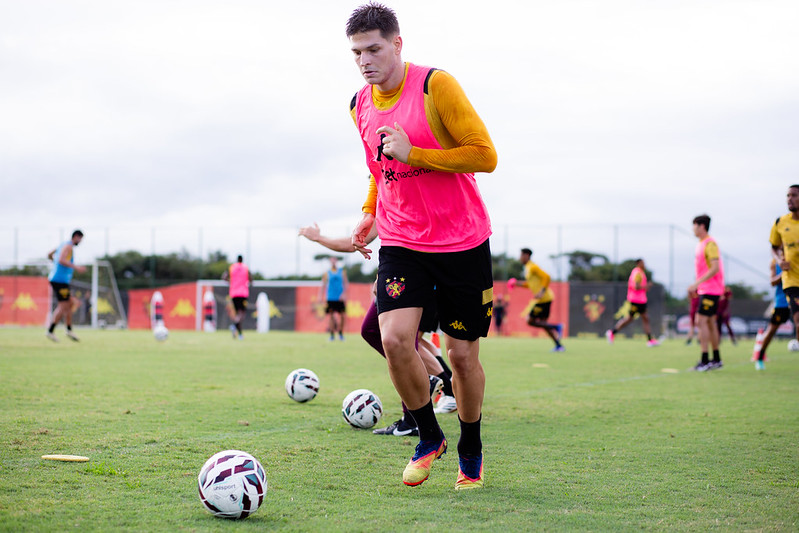Jogadores do Sport Club do Recife participam de treinamento no CT do Sport, em Recife (PE), nesta quarta-feira, 08 de Julho de 2026, como parte da preparação da equipe para a partida contra o Botafogo-SP, válida pela 17ª rodada do Campeonato Brasileiro da Série B. Foto: Paulo Paiva / Sport Club do Recife. Treino CT Sport | 08/07/2026