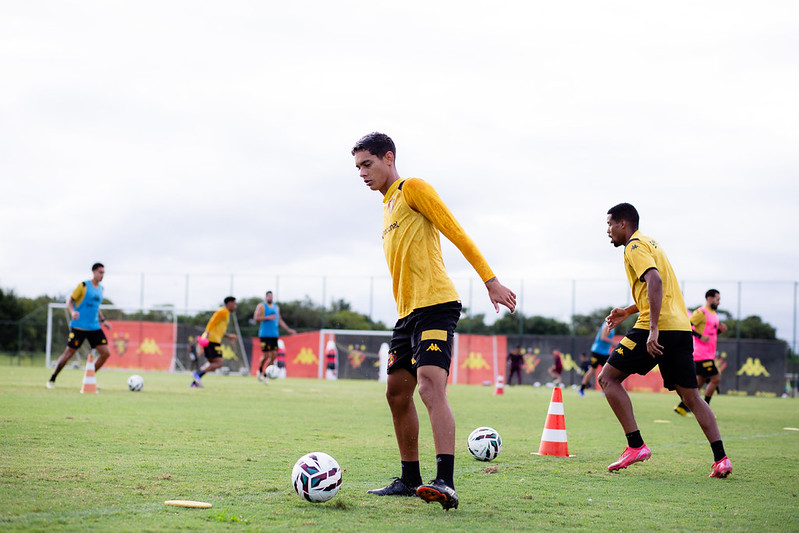 Jogadores do Sport Club do Recife participam de treinamento no CT do Sport, em Recife (PE), nesta quarta-feira, 08 de Julho de 2026, como parte da preparação da equipe para a partida contra o Botafogo-SP, válida pela 17ª rodada do Campeonato Brasileiro da Série B. Foto: Paulo Paiva / Sport Club do Recife. Treino CT Sport | 08/07/2026