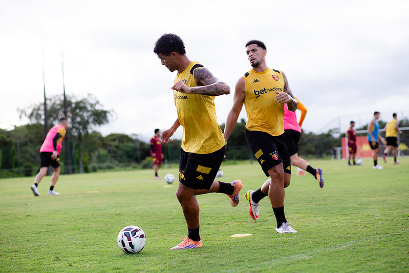 Jogadores do Sport Club do Recife participam de treinamento no CT do Sport, em Recife (PE), nesta quarta-feira, 08 de Julho de 2026, como parte da preparação da equipe para a partida contra o Botafogo-SP, válida pela 17ª rodada do Campeonato Brasileiro da Série B. Foto: Paulo Paiva / Sport Club do Recife. Treino CT Sport | 08/07/2026