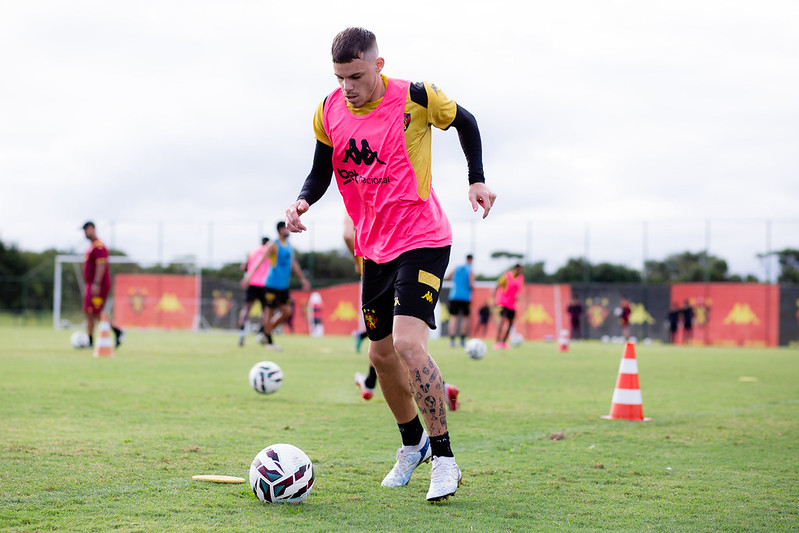 Jogadores do Sport Club do Recife participam de treinamento no CT do Sport, em Recife (PE), nesta quarta-feira, 08 de Julho de 2026, como parte da preparação da equipe para a partida contra o Botafogo-SP, válida pela 17ª rodada do Campeonato Brasileiro da Série B. Foto: Paulo Paiva / Sport Club do Recife. Treino CT Sport | 08/07/2026