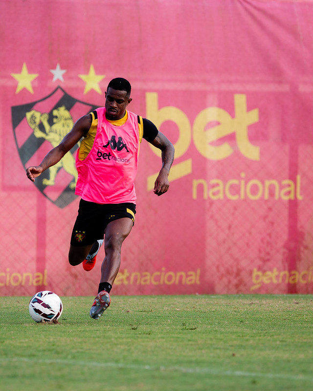 Jogadores do Sport Club do Recife participam de treinamento no CT do Sport, em Recife (PE), nesta quarta-feira, 08 de Julho de 2026, como parte da preparação da equipe para a partida contra o Botafogo-SP, válida pela 17ª rodada do Campeonato Brasileiro da Série B. Foto: Paulo Paiva / Sport Club do Recife. Treino CT Sport | 08/07/2026