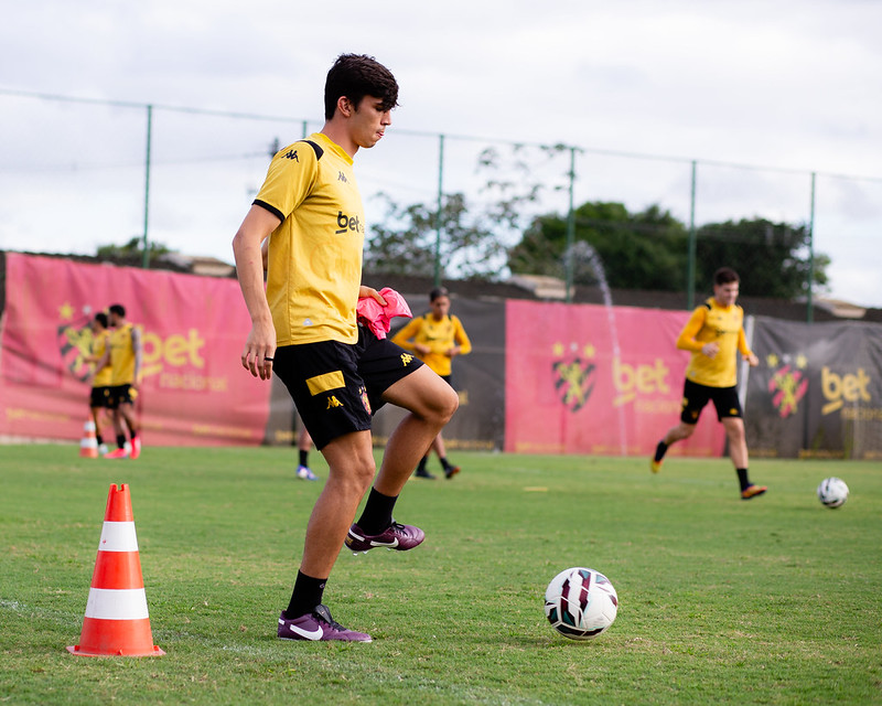 Jogadores do Sport Club do Recife participam de treinamento no CT do Sport, em Recife (PE), nesta quarta-feira, 08 de Julho de 2026, como parte da preparação da equipe para a partida contra o Botafogo-SP, válida pela 17ª rodada do Campeonato Brasileiro da Série B. Foto: Paulo Paiva / Sport Club do Recife. Treino CT Sport | 08/07/2026
