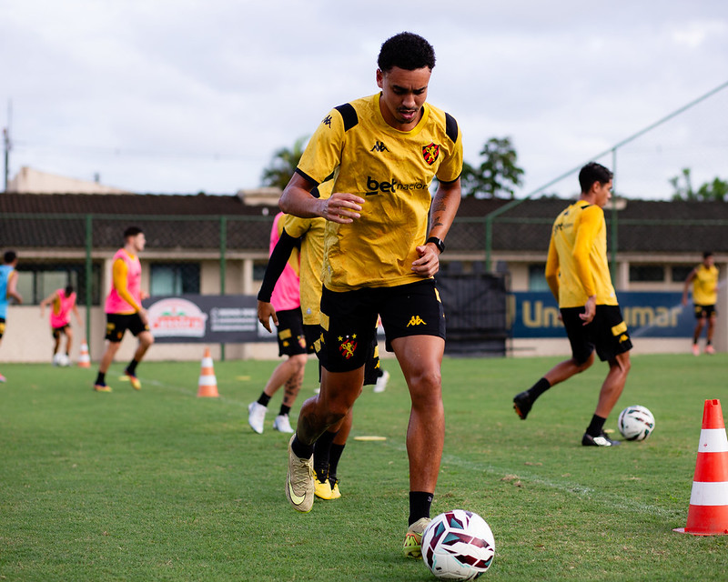 Jogadores do Sport Club do Recife participam de treinamento no CT do Sport, em Recife (PE), nesta quarta-feira, 08 de Julho de 2026, como parte da preparação da equipe para a partida contra o Botafogo-SP, válida pela 17ª rodada do Campeonato Brasileiro da Série B. Foto: Paulo Paiva / Sport Club do Recife. Treino CT Sport | 08/07/2026