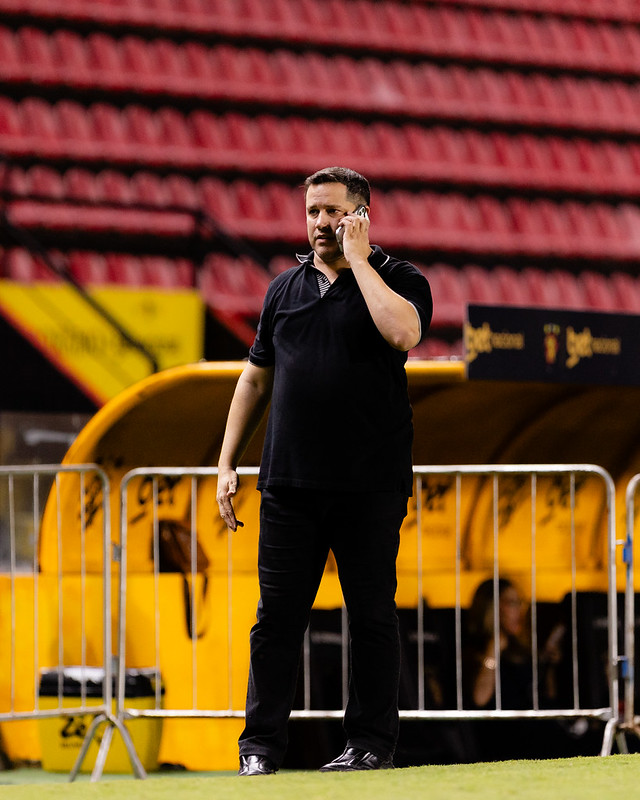 Sport realizou nesta sexta-feira o último treino antes do confronto contra o Botafogo-SP, pela Série B do Campeonato Brasileiro. A atividade, na Ilha do Retiro, foi aberta à imprensa e à torcida, que acompanhou de perto a preparação rubro-negra para o duelo desta sexta-feira. Foto: Paulo Paiva/ Sport Club do Recife. Treino Ilha do Retiro | 09/07/2026