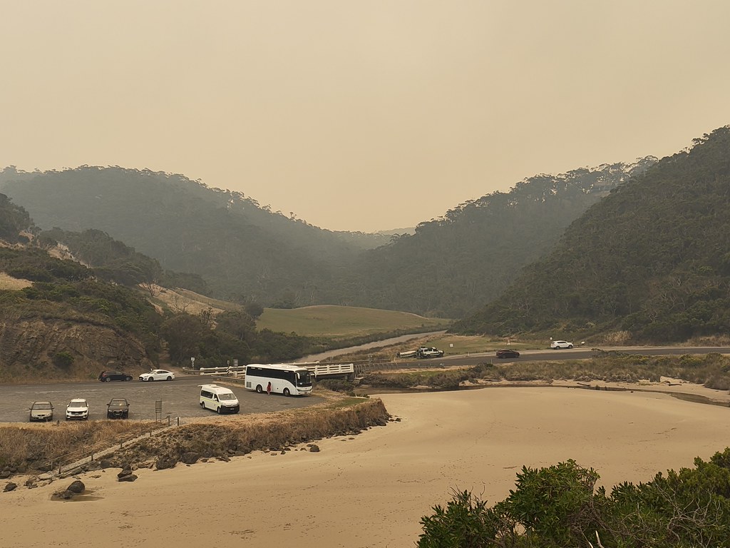 Otways bushfire smoke over the St George River