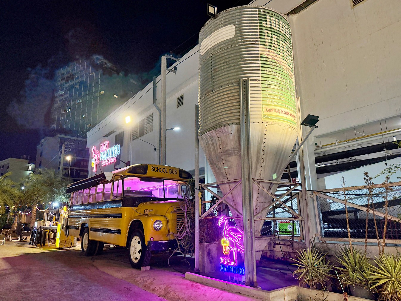 [曼谷景點]喬德拉差達夜市JODD FAIRS Ratchada|交通指引攻略~MRT 步行三分鐘，美食、按摩、購物一次滿足自由行推薦 @VIVIYU小世界