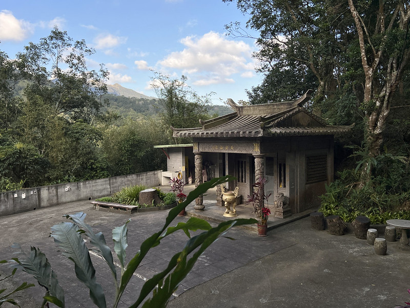 central-path-day4-24-huangjinling-temple