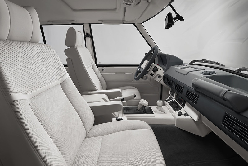 Range Rover lança Classic bespoke inspirado no SV Ultra