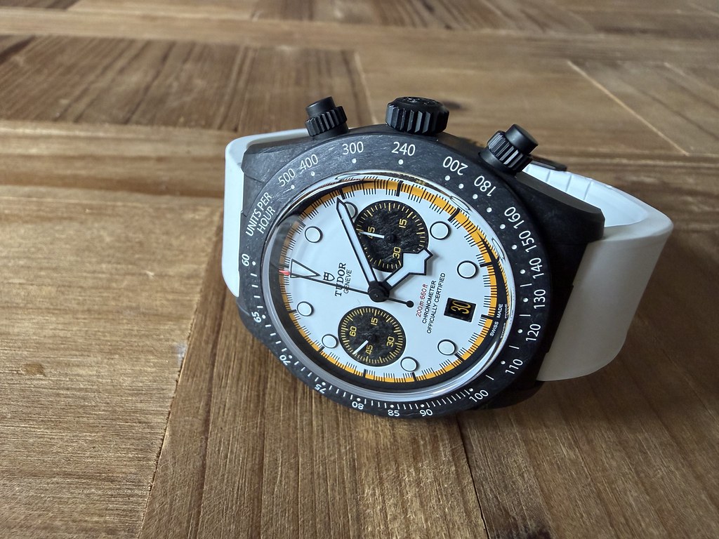 Tudor Black Bay Chrono Carbon 26 : infos, questions et liens - Page 2 55430845443_74a1cb50ca_b