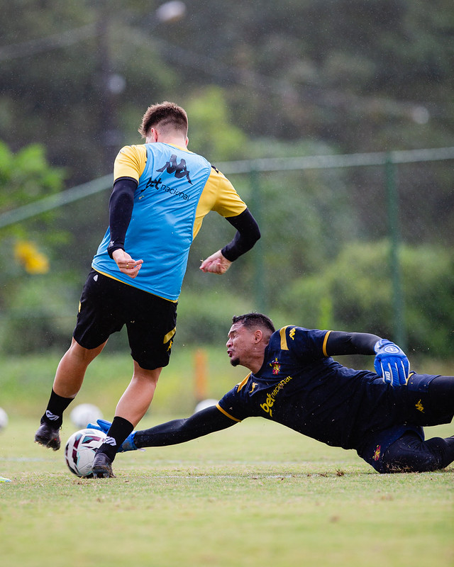 Jogadores do Sport Club do Recife participam de treinamento no CT do Sport, em Recife (PE), nesta segunda-feira, 03 de Agosto de 2026, como parte da preparação da equipe para a partida contra o Vila Nova-GO, válida pela 21ª rodada do Campeonato Brasileiro da Série B. Foto: Paulo Paiva / Sport Club do Recife. Treino CT Sport | 03/08/2026