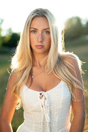 Abigail - Summer Portraits