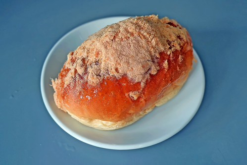 Pork Floss Bun | by chooyutshing