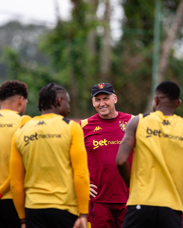 Jogadores do Sport Club do Recife participam de treinamento no CT do Sport, em Recife (PE), nesta quarta-feira, 26 de Agosto de 2026, como parte da preparação da equipe para a partida contra o Novorizontino, válida pela 25ª rodada do Campeonato Brasileiro da Série B. Foto: Paulo Paiva / Sport Club do Recife. Treino CT Sport | 26/08/2026